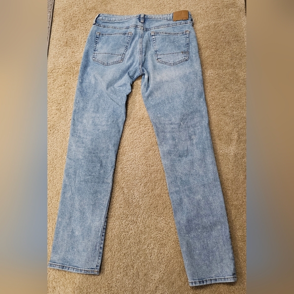Aeropostale Men's Slim Fit Jeans Lightly Distressed Blue 32/34 - Picture 2 of 4